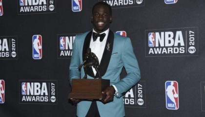 世界杯赛事直播入口-勇士防守效率领跑全联盟 追梦格林DPOY有戏？